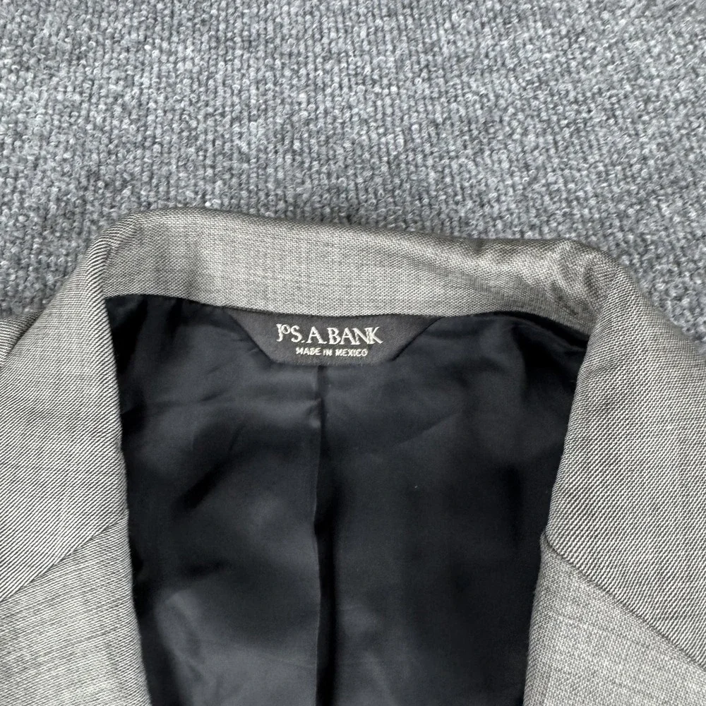 Jos A Bank Gordon Blazer Mens 41R Gray Traveler Windowpane‎ Wool Sport Coat